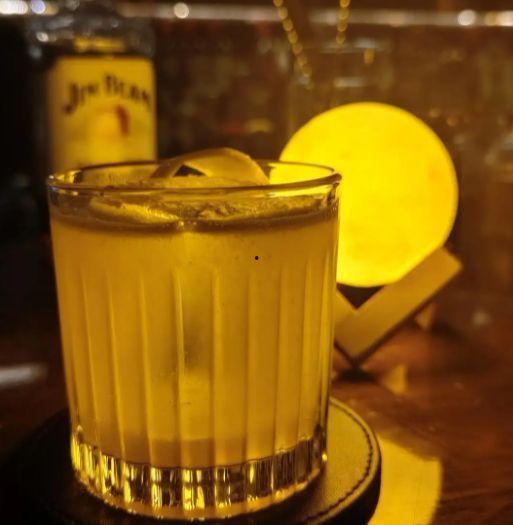 威士忌吃酸瓜,味蕾的极致碰撞